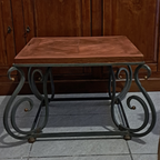 Tavolino Quadrato – Ferro Battuto e Legno – Stile Industrial / Rustico
